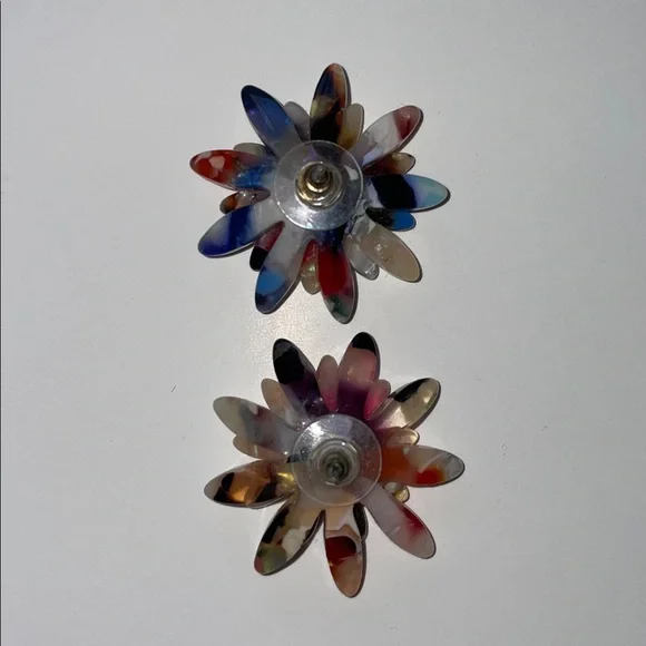 Vintage Multicolor Floral Earrings. - Picture 2 of 2
